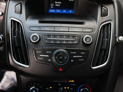 Used 2017 Ford Focus ST image 39