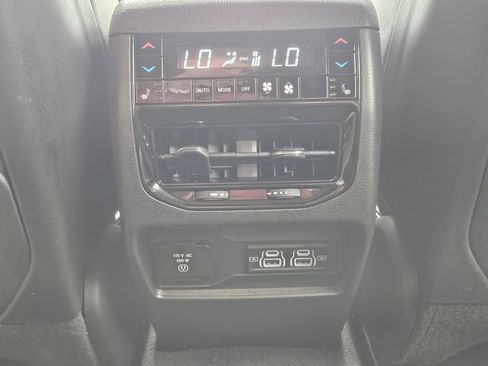 Used 2022 Jeep Grand Cherokee Overland w/ Advanced Protech Group III AWD/4WD image 28