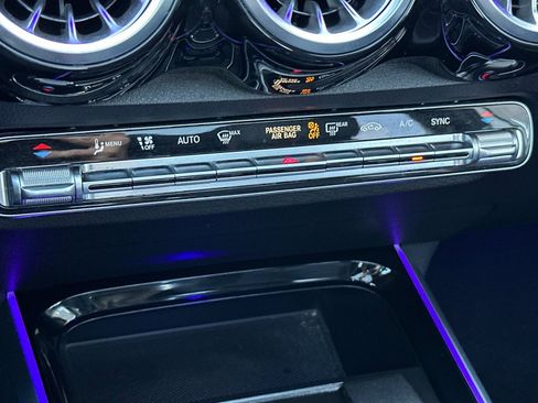 Used 2022 Mercedes-Benz GLB 250 image 20