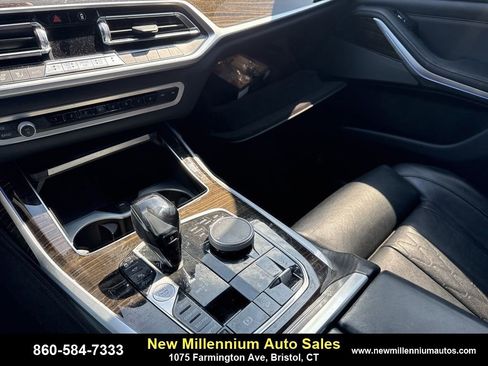 Used 2020 BMW X7 M50i image 19