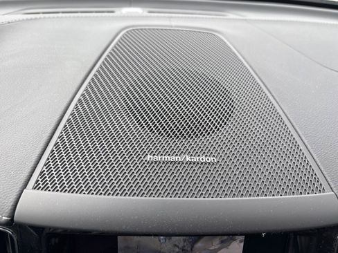 Certified 2024 Volvo XC60 B5 Ultimate w/ Protection Package Premier image 25