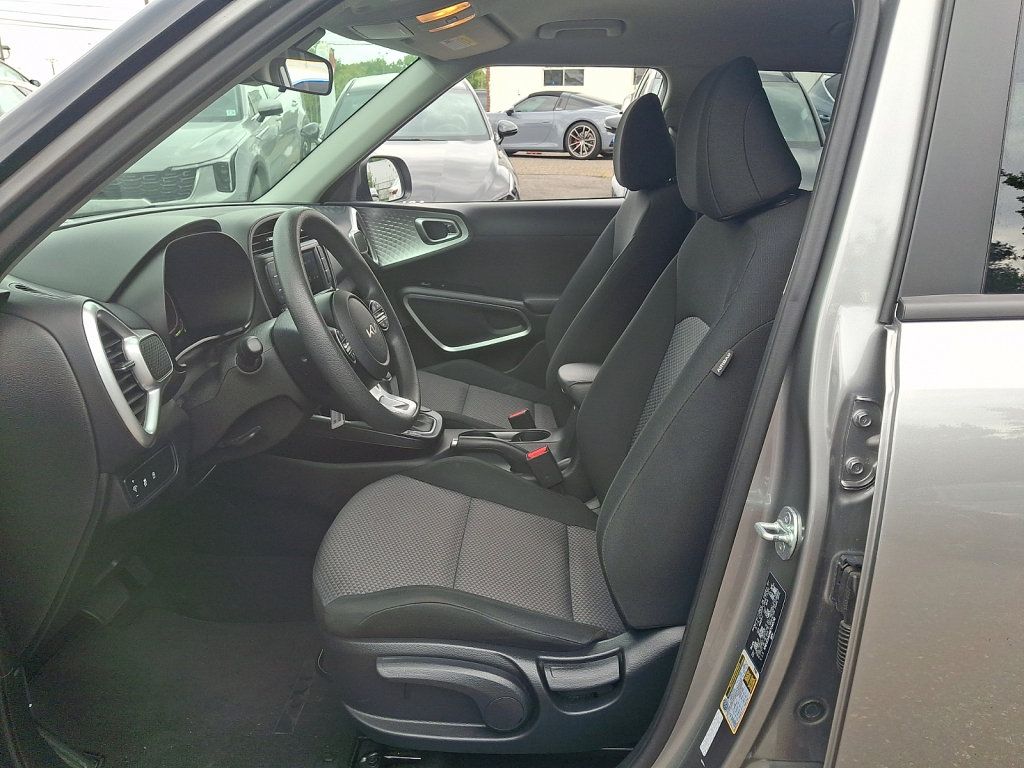 Used 2024 Kia Soul LX w/ Option Group 015 FWD image 29