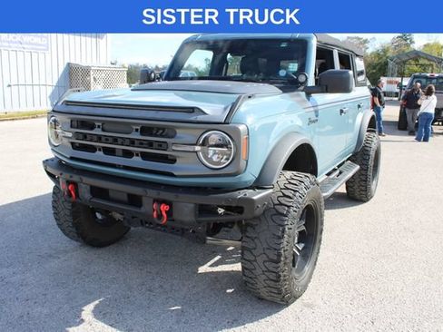 Used 2025 Ford Bronco Outer Banks AWD/4WD image 3
