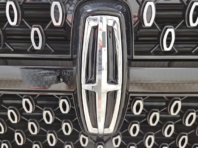 New 2027 Lincoln Navigator L Reserve AWD/4WD image 22