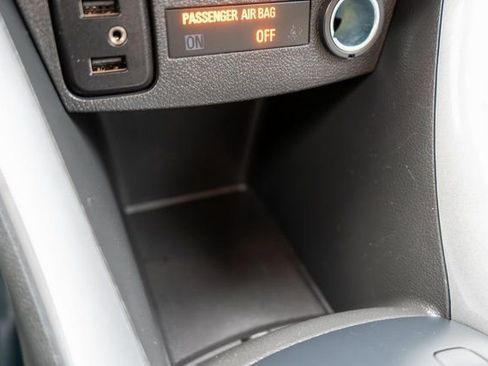 Used 2022 Chevrolet Trax LT w/ LT Convenience Package AWD/4WD image 31