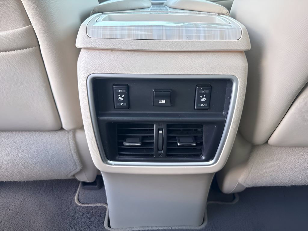 Used 2017 Nissan Murano Platinum w/ Platinum Technology Package FWD image 13