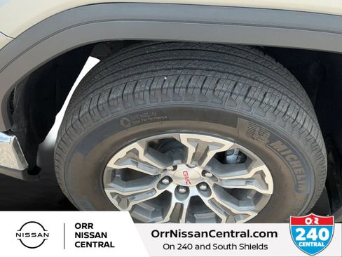 Used 2026 GMC Sierra 1500 SLT AWD/4WD image 9