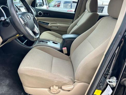 Used 2014 Toyota Tacoma PreRunner w/ SR5 Package image 7