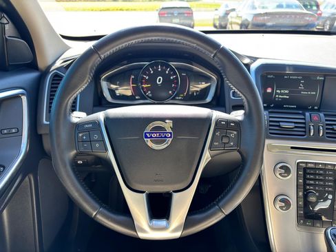 Used 2017 Volvo XC60 T6 Dynamic w/ Preferred Option Package AWD/4WD image 13