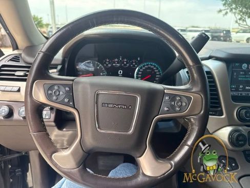 Used 2019 GMC Yukon Denali w/ Denali Ultimate Package AWD/4WD image 18