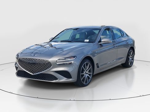 Used 2025 Genesis G70 2.5T image 6