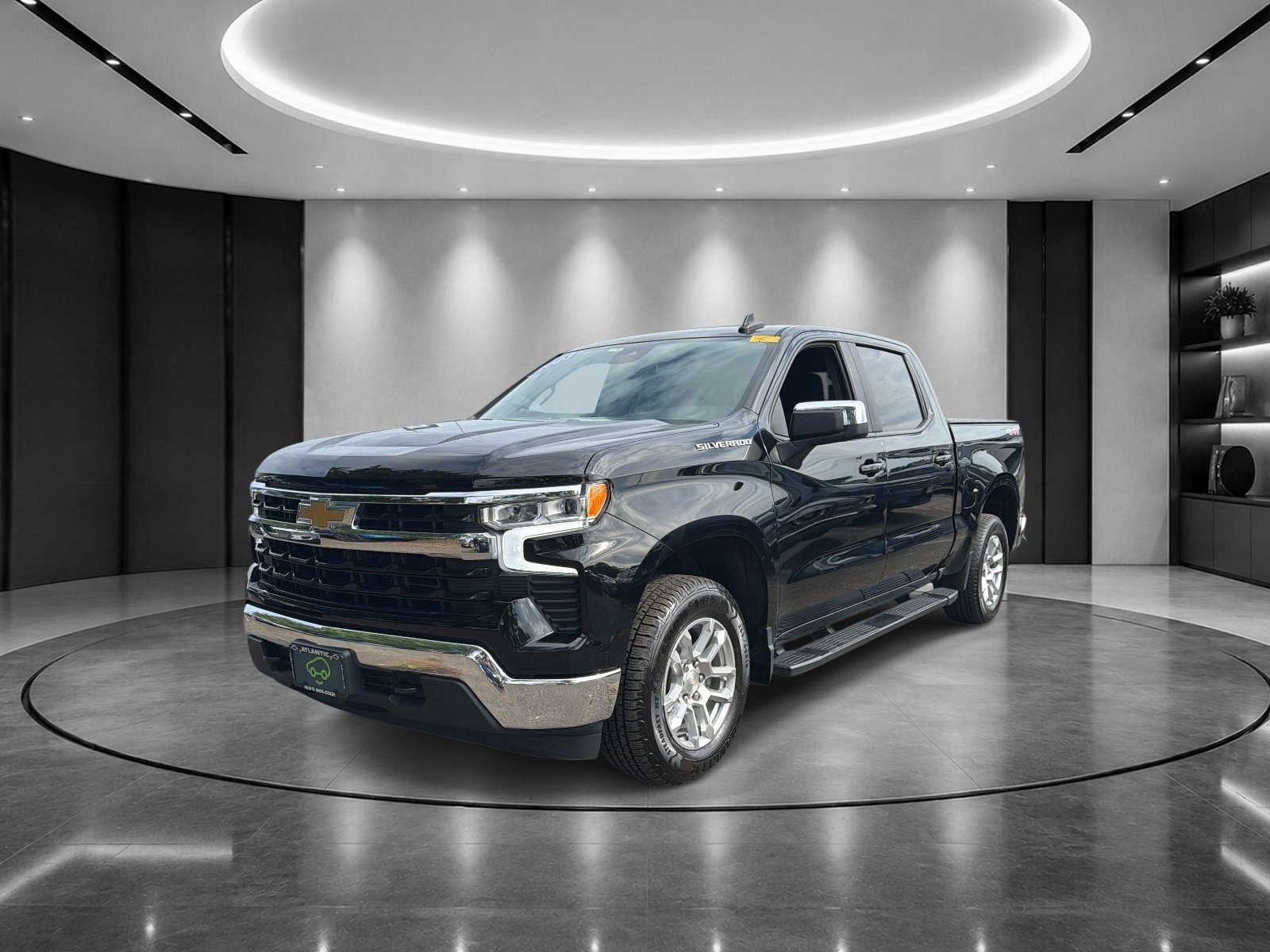 Used 2023 Chevrolet Silverado 1500 LT AWD/4WD image 2