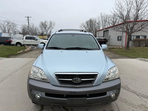Used 2005 Kia Sorento EX image 2