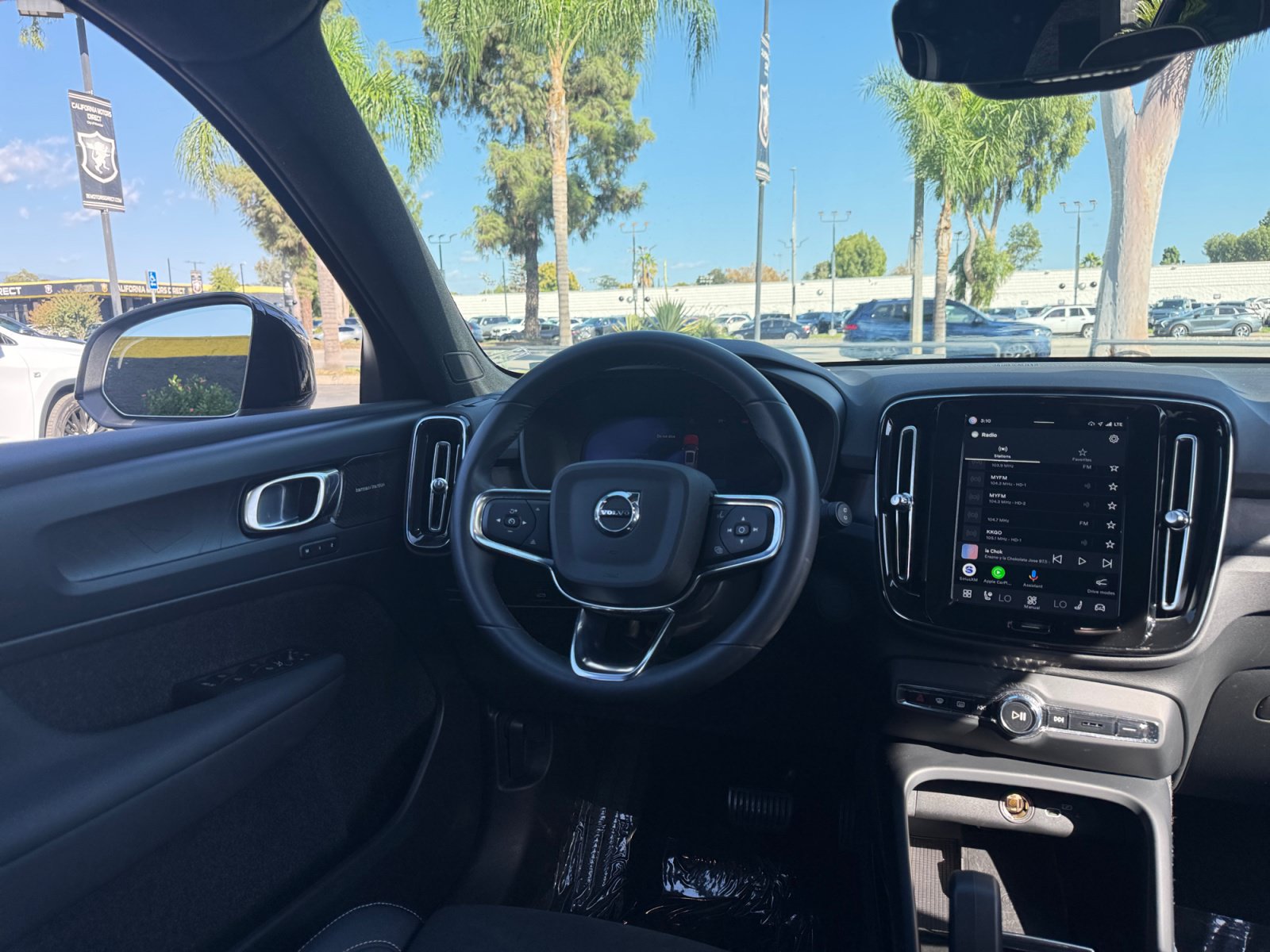 Used 2023 Volvo XC40 Recharge Ultimate w/ Protection Package Premier AWD/4WD image 17