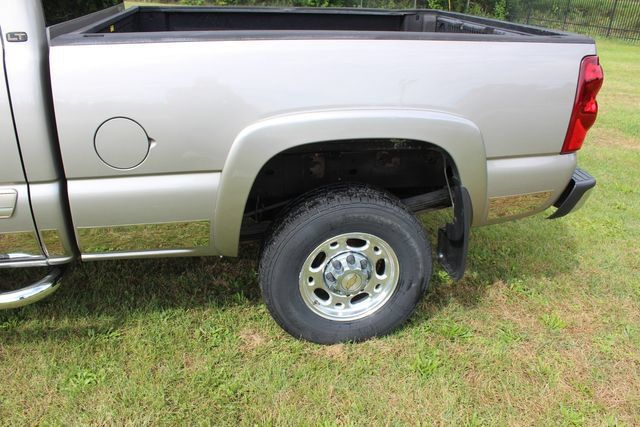 Used 2003 Chevrolet Silverado 2500 LT RWD image 13
