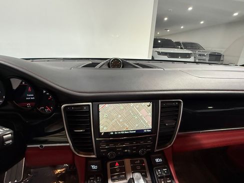 Used 2016 Porsche Panamera 4 image 40