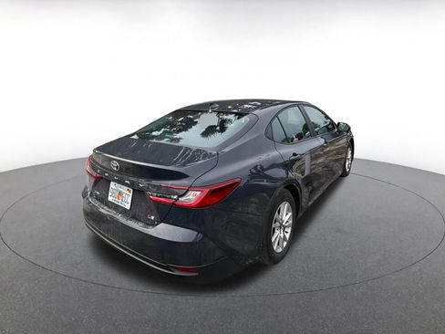 Used 2025 Toyota Camry LE image 7