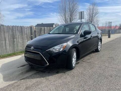 Used 2018 Toyota Yaris iA FWD image 2