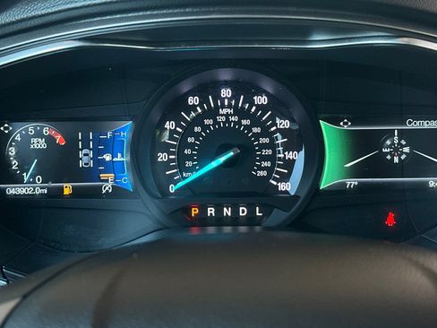 Used 2020 Ford Fusion SE FWD image 34