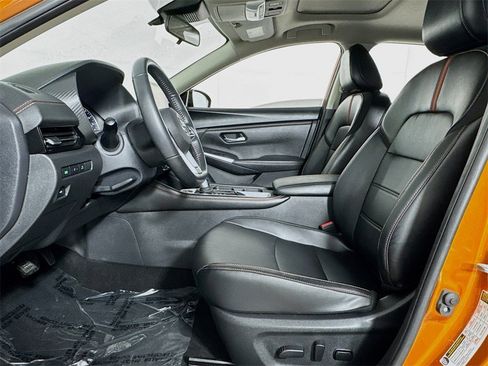 Used 2023 Nissan Sentra SR w/ SR Premium Package image 11