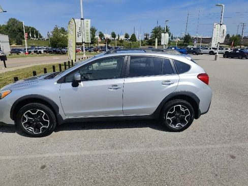 Used 2014 Subaru Crosstrek 2.0i Limited w/ Popular Package #2 AWD/4WD image 3