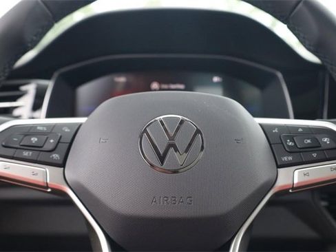 New 2025 Volkswagen Jetta SE image 10