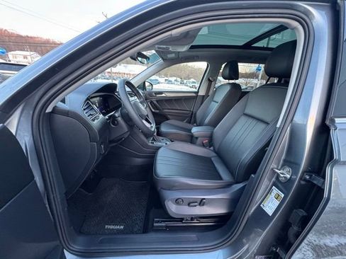 Certified 2022 Volkswagen Tiguan SE image 29