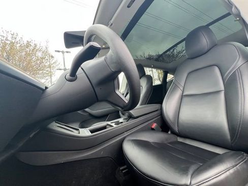 Used 2022 Tesla Model Y Long Range AWD/4WD image 14