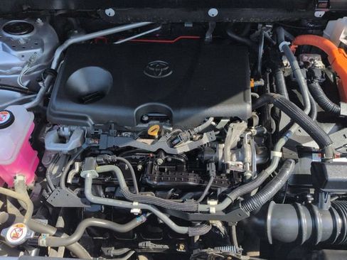Used 2021 Toyota RAV4 LE AWD/4WD image 28