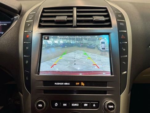 Used 2018 Lincoln MKZ Select w/ Technology Package image 19