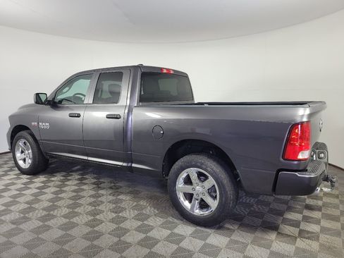 Used 2017 RAM 1500 Express w/ Express Value Package AWD/4WD image 3