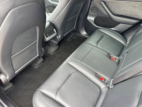 Used 2022 Tesla Model Y Performance AWD/4WD image 27