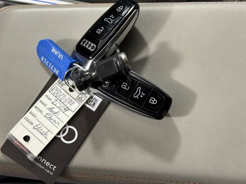 Certified 2024 Audi Q8 e-tron Prestige image 25