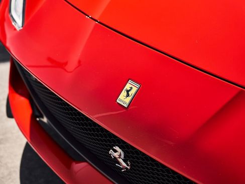 Used 2020 Ferrari 812 Superfast RWD image 7