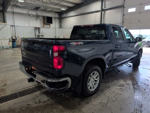 Used 2021 Chevrolet Silverado 1500 LT AWD/4WD image 3