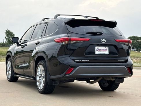 Used 2021 Toyota Highlander Limited FWD image 8