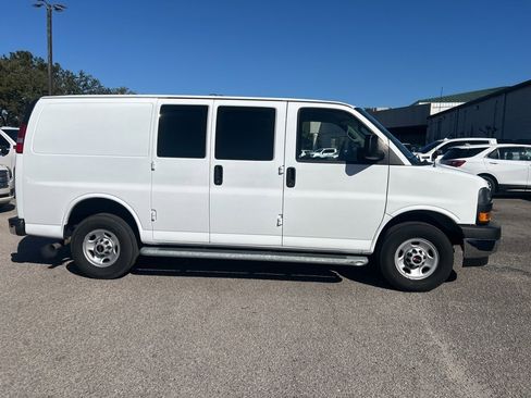 Used 2024 GMC Savana 2500 Work Van w/ Driver Convenience Package image 5