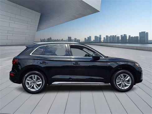 Certified 2023 Audi Q5 2.0T Premium w/ Convenience Package image 7