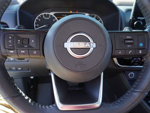 Used 2023 Nissan Rogue SL w/ SL Premium Package image 18