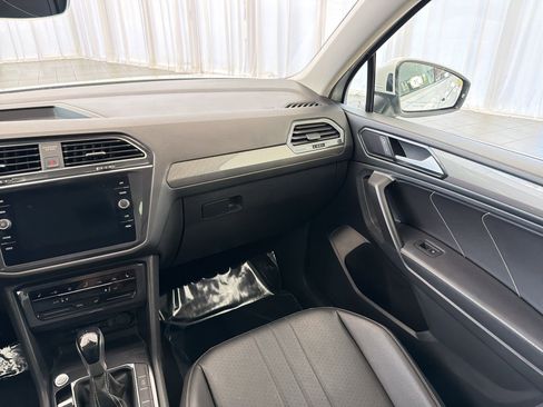 Used 2022 Volkswagen Tiguan SE FWD image 26
