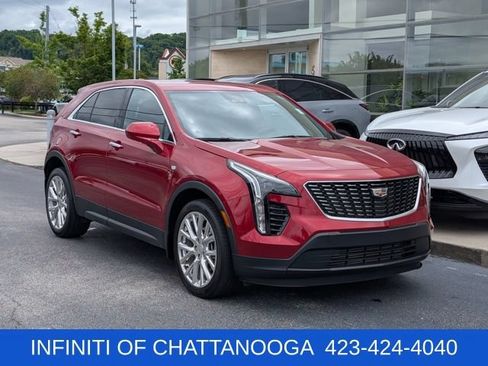 Used 2022 Cadillac XT4 Luxury w/ Cold Weather Package FWD image 9