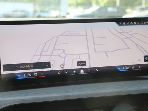 Certified 2025 BMW 330i Sedan w/ Premium Package image 22