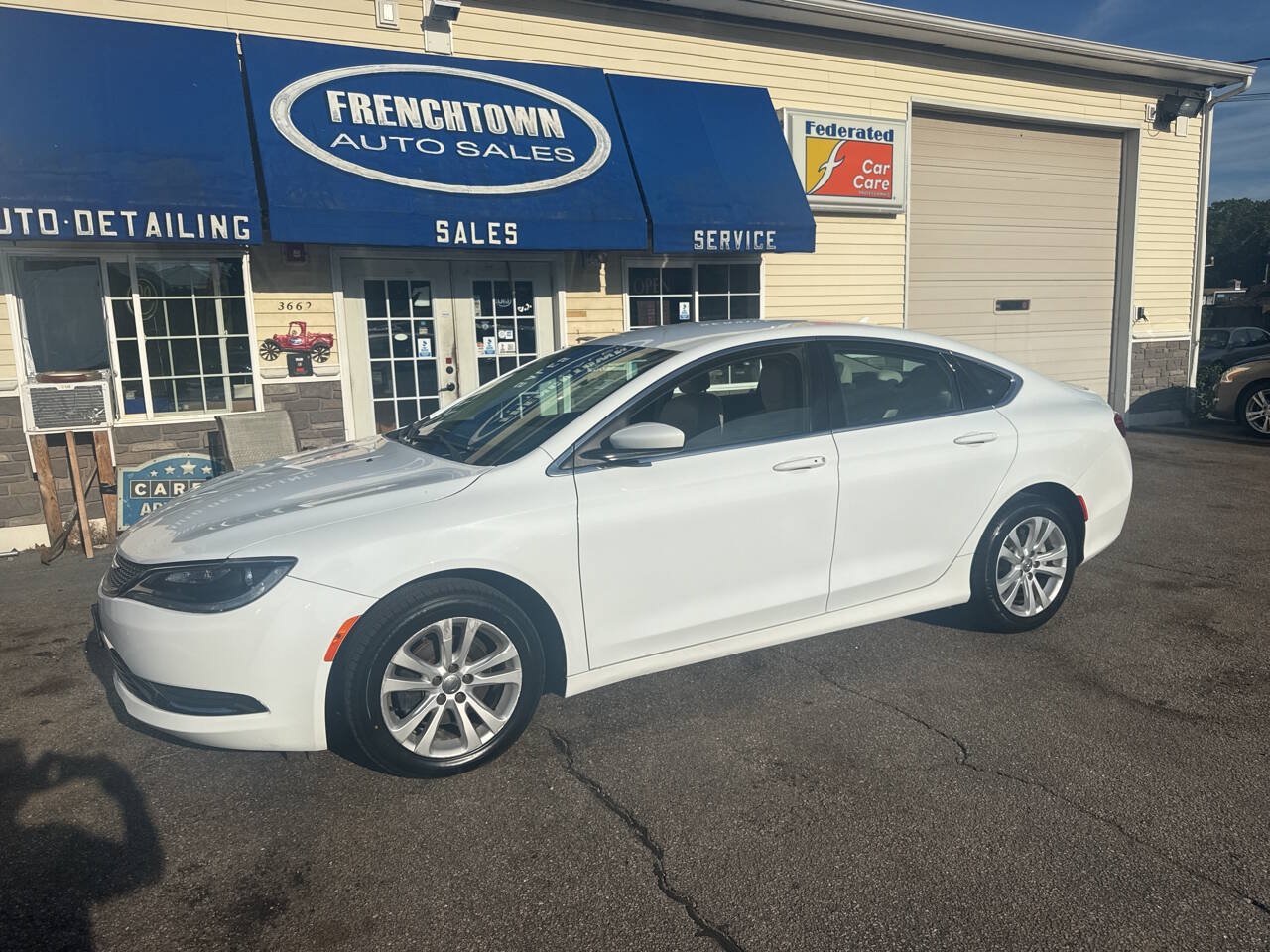 Used 2017 Chrysler 200 Limited Platinum FWD image 2