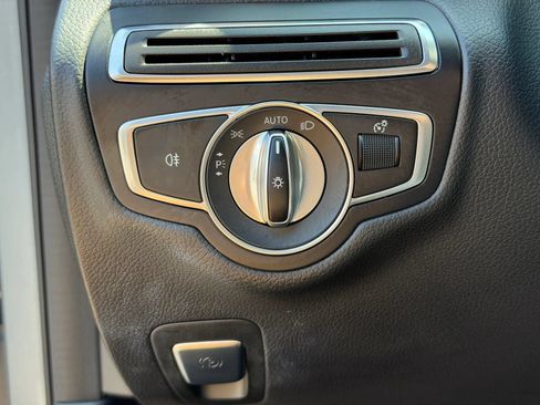 Used 2019 Mercedes-Benz C 300 Sedan image 43