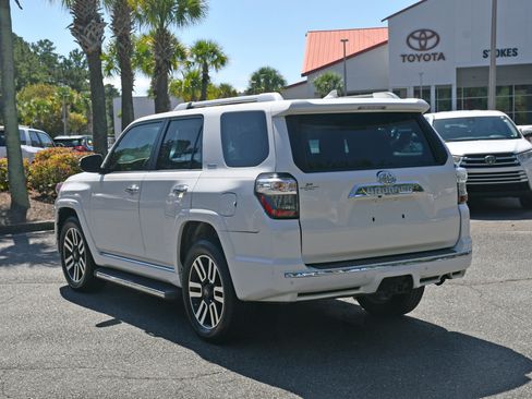 Used 2016 Toyota 4Runner SR5 image 3