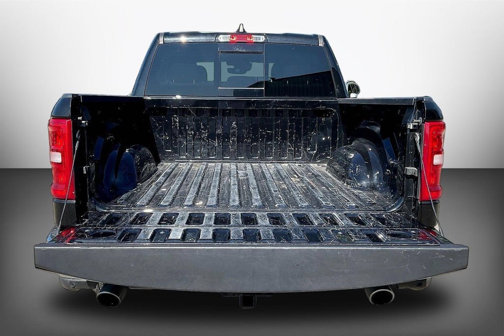 Used 2025 RAM 1500 Big Horn AWD/4WD image 7