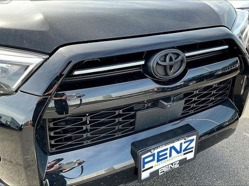 Used 2023 Toyota 4Runner SR5 Premium w/ Moonroof Package AWD/4WD image 25