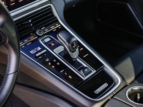 Used 2023 Porsche Panamera Platinum Edition image 20