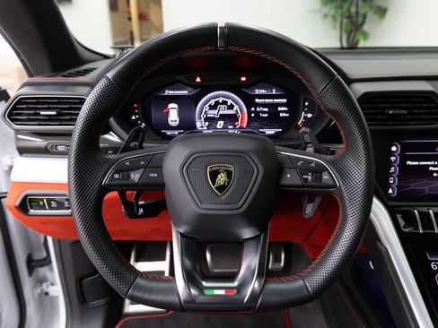 Used 2019 Lamborghini Urus AWD/4WD image 16