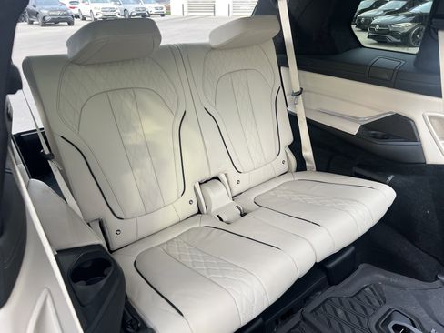 Used 2020 BMW X7 M50i image 33